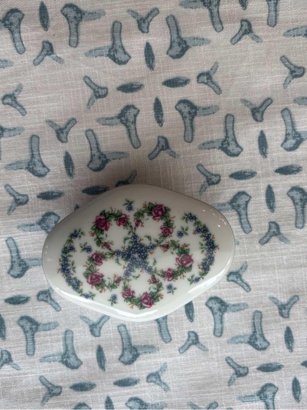 Floral Porcelain Music Box with Rose Garland As Time Goes by